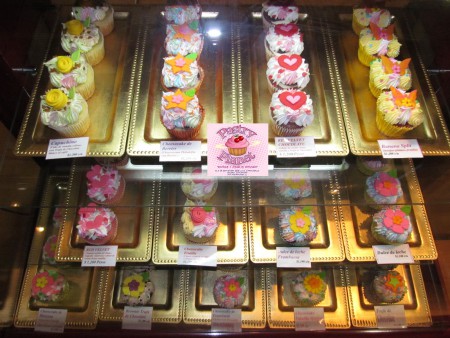 CUPCAKES  